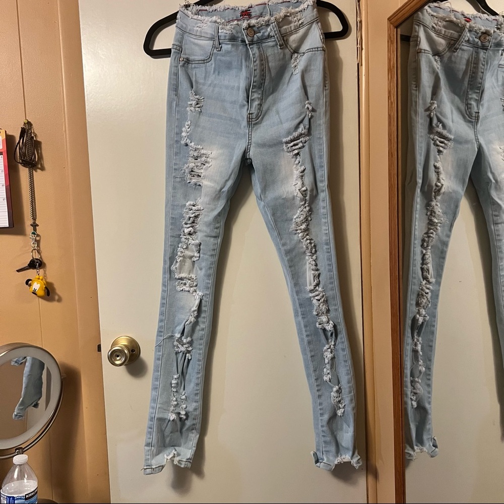High Rise Destructed Jeans